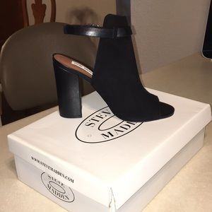 New blk nubuck block heels